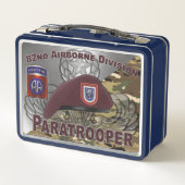 82. Im Flugzeug Division Metall Brotdose (Rückseite)