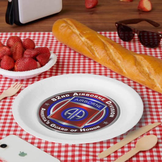 82. Im Flugzeug Division  Pappteller (Picknick)