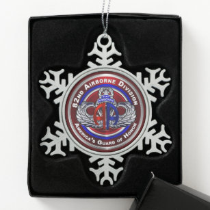 82. Im Flugzeug Division  Schneeflocken Zinn-Ornament