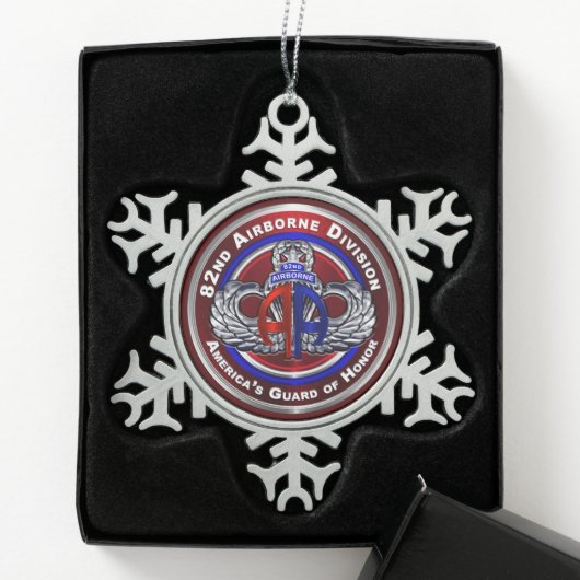 82. Im Flugzeug Division Schneeflocken Zinn-Ornament (Box)