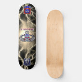 82. Im Flugzeug Division Skateboard (Vorderseite)