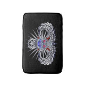 82. Im Flugzeug Division "Spiked Skull" Spump Wing Badematte (Vorderseite Vertikal)