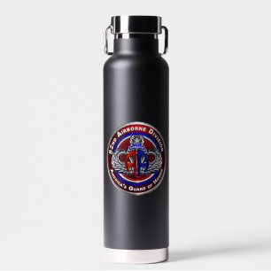 82. Im Flugzeug Division Trinkflasche