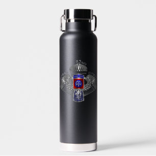 82. Im Flugzeug Division Trinkflasche