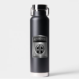 82. Im Flugzeug Division Trinkflasche