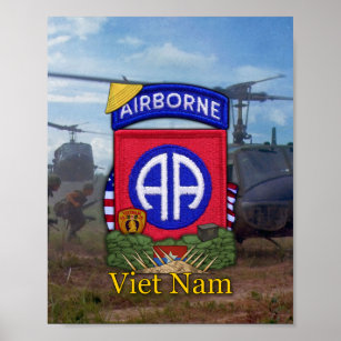 82. Im Flugzeug Division Vietnam War Patch Print Poster