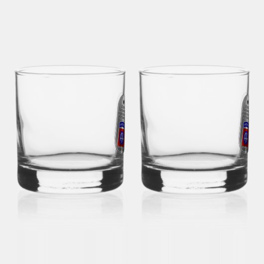 82. Im Flugzeug Division Whiskyglas (Rechts)