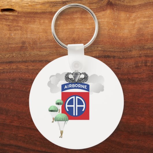 82. Im Flugzeug, Fallschirmjäger, Sprünge Schlüsselanhänger (Vorderseite)