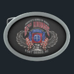 82. Im Flugzeug Fort Bragg Ovale Gürtelschnalle<br><div class="desc">Mit dieser bemerkenswert markanten,  hochdetaillierten Darstellung der ikonischen Insignien der 82. Im Flugzeug Division zeigen wir militärischen Stolz und Patriotismus. Nur auf Zazzle erhältlich!</div>