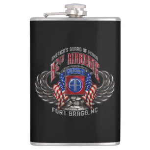 82. Im Flugzeug Fort Bragg Vinyl Wrapped Flask Flachmann