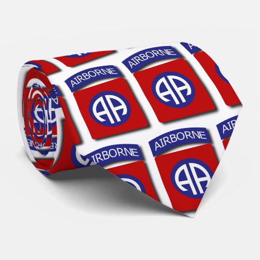 82. IM FLUGZEUG HALS-KRAWATTE KRAWATTE (Gerollt)