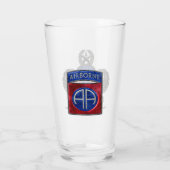 82. Im Flugzeug Jumpmaster 16 oz Pint Glas (Rückseite)