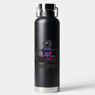 82. Im Flugzeug Jumpmaster Black 32 oz Flasche