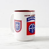 82. IM FLUGZEUG TASSE (Vorderseite Links)