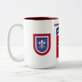 82. IM FLUGZEUG TASSE (Links)