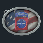 82. Im Flugzeug US-Flagge Ovale Gürtelschnalle<br><div class="desc">Zeigen Sie militärischen Stolz und Patriotismus mit dieser unverwechselbaren,  hochdetaillierten Darstellung der ikonischen Insignien der 82. Im Flugzeug Division. Nur auf Zazzle erhältlich!</div>