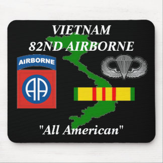 82. Im Flugzeug Vietnam Mousepad 2/b