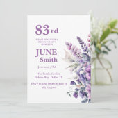 83. Geburtstag Elegante Lila Blume Einladung (Stehend Vorderseite)