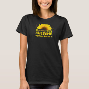 83 Jahre alte Blumenblume Geboren 1940 83. T-Shirt