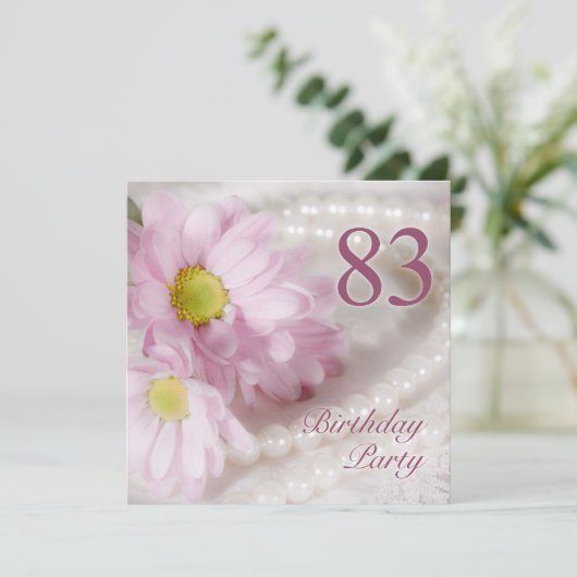83rd Birthday party invitation with daisies Einladung (Stehend Vorderseite)