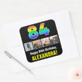 84. Geburtstag: Regenbogen "84"; benutzerdefiniert Quadratischer Aufkleber (Umschlag)