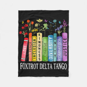 8647 Foxtrots Tangos Deltas Buch Blume Widerstehen Fleecedecke