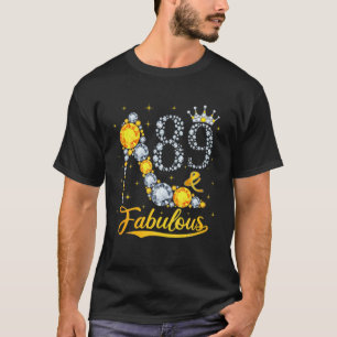 89 und T-Shirt