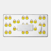 8-Bit Candy Corn Friends Schreibtischunterlage (Tastatur & Maus)
