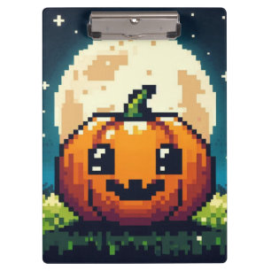 8-Bit-Halloween-Kürbis unter dem Mond Klemmbrett