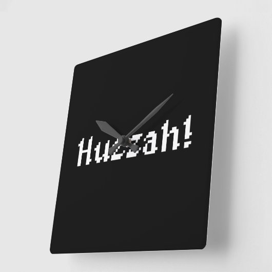 8 Bit Huzzah! Quadratische Wanduhr (Winkel)
