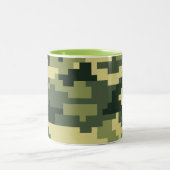 8 Bit-Pixel-Digital-Waldtarnung/-Camouflage Zweifarbige Tasse (Mittel)