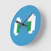 8 Bit Pixel Manga Green Eyes Runde Wanduhr (Winkel)