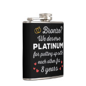 8. Hochzeitstag I - Bronze Funny Couple Flachmann (Rechts)