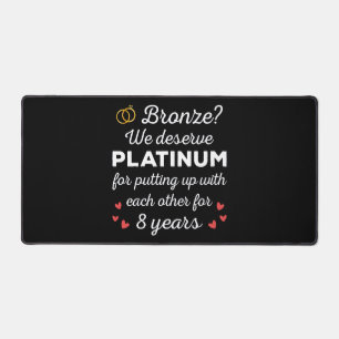 8. Hochzeitstag I - Bronze Funny Couple Schreibtischunterlage
