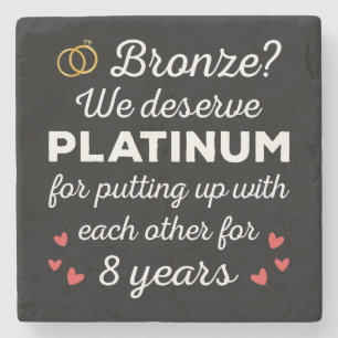 8. Hochzeitstag I - Bronze Funny Couple Steinuntersetzer