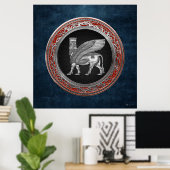 [900] Assyrian Winged Bull - Silver Lamassu Poster (Heimbüro)