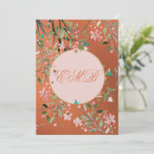 90. Blumenkoralle Elegant Rosa Monogramm Geburtsta Einladung (Stehend Vorderseite)