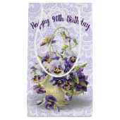 90. Geburtstag Pansy Basket on Lace Kleine Geschenktüte (Vorderseite)