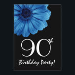 90. Geburtstag Template Blue Daisy Einladung<br><div class="desc">Dieses blaue, stylische Design ist eine hübsche und elegante Art, die Leute zu einem 90. Geburtstagsfest einzuladen. Der gesamte Text ist vollkommen anpassbar. Sie können mit verschiedenen Papiertypen experimentieren, indem Sie auf den Reiter "Einladungs-Optionen" oben rechts klicken. Obwohl dieses Design auf einem Grundpapier ist, empfehle ich das Leinenpapier, das Ihre...</div>