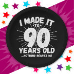 90 Jahre alt Sarcastic Meme Funny 90. Geburtstag Pappteller<br><div class="desc">Dieses witzige 90. Geburtstagsdesign macht einen sarkastischen Spaß-Witz oder ein Novum-Gag für ein 90-jähriges Geburtstagsthema oder Überraschung 90. Geburtstagsparty! Das "I made it to 90 Years Old.. Nothing Scares Me" lustige 90. Geburtstagsmeme,  die viel Lachen von Familie,  Freunden,  Party und dem Geburtstagskind oder dem Typ bekommen wird!</div>