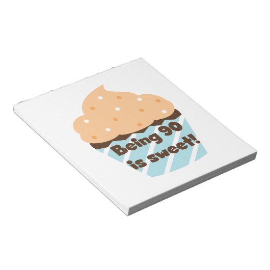 90 Jahre alt sind süße T - Shirt und Geschenke zum Notizblock (angewinkelt)