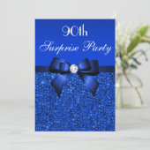 90. Surprise Party Royal Blue Sequins und Bow Einladung (Stehend Vorderseite)