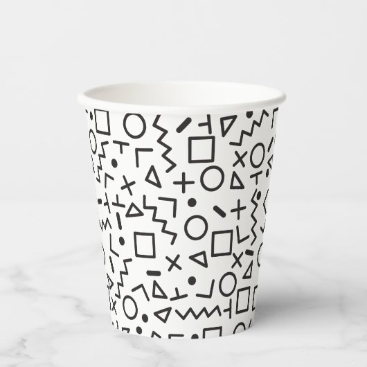 90er Jahre Schwarz-Weiß-Retro-Formen-Muster Pappbecher (Vorderseite)
