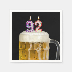 92. Geburtstagsbär auf schwarz Serviette