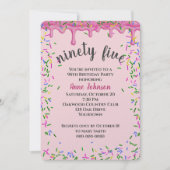 95. Geburtstag rosa Icing und Sprinkles Einladung (Vorderseite)