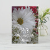 95. Geburtstagsfeier/White Daisy Bouqet Einladung (Stehend Vorderseite)