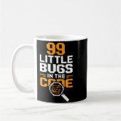 99 kleine Bugs im Code lustiger Programmierer Spru Kaffeetasse (Links)