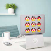 9 Deutsche Dog Paw Prints Aufkleber (Laptop auf Schreibtisch)