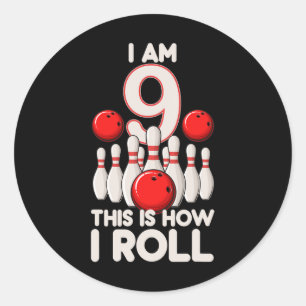 9 Jahre alt Bowling Party 9. Geburtstag ist, wie i Runder Aufkleber