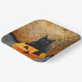 9" Papier Teller, Halloween Black Cat On Pumpkin Pappteller (Gewinkelt)